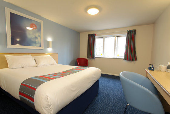 Travelodge Leeds Colton Гарфорт Стая снимка